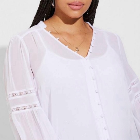 Torrid Chiffon Blouse in White with Eyelet Embroidery. Size 1X. - Picture 6 of 8